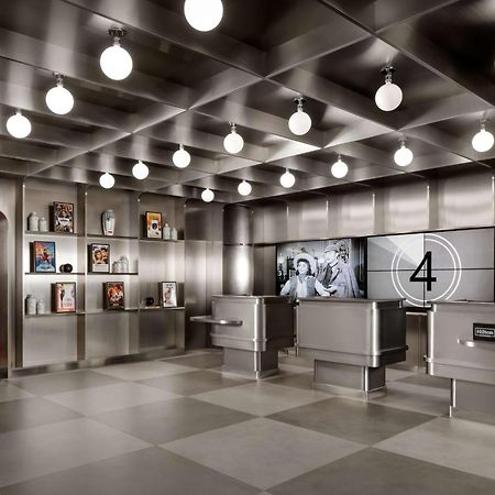 Revery Toronto Downtown, Curio Collection By Hilton Exteriör bild