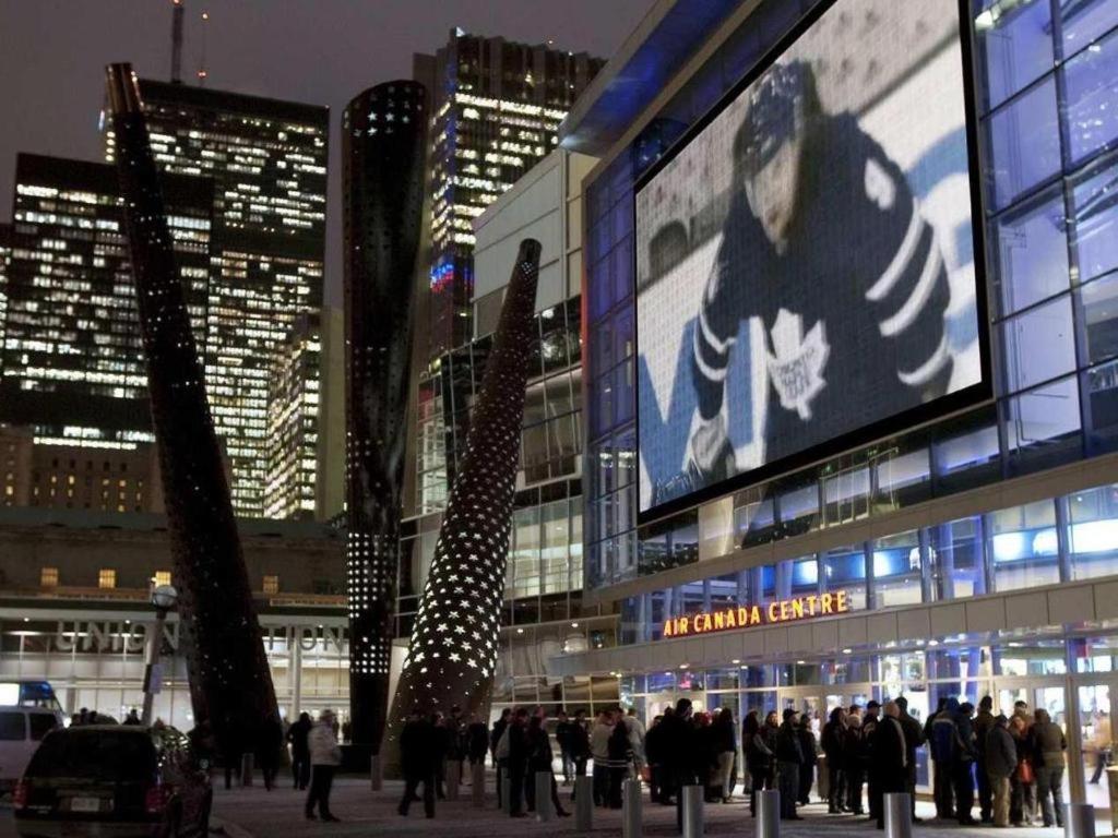 Revery Toronto Downtown, Curio Collection By Hilton Exteriör bild